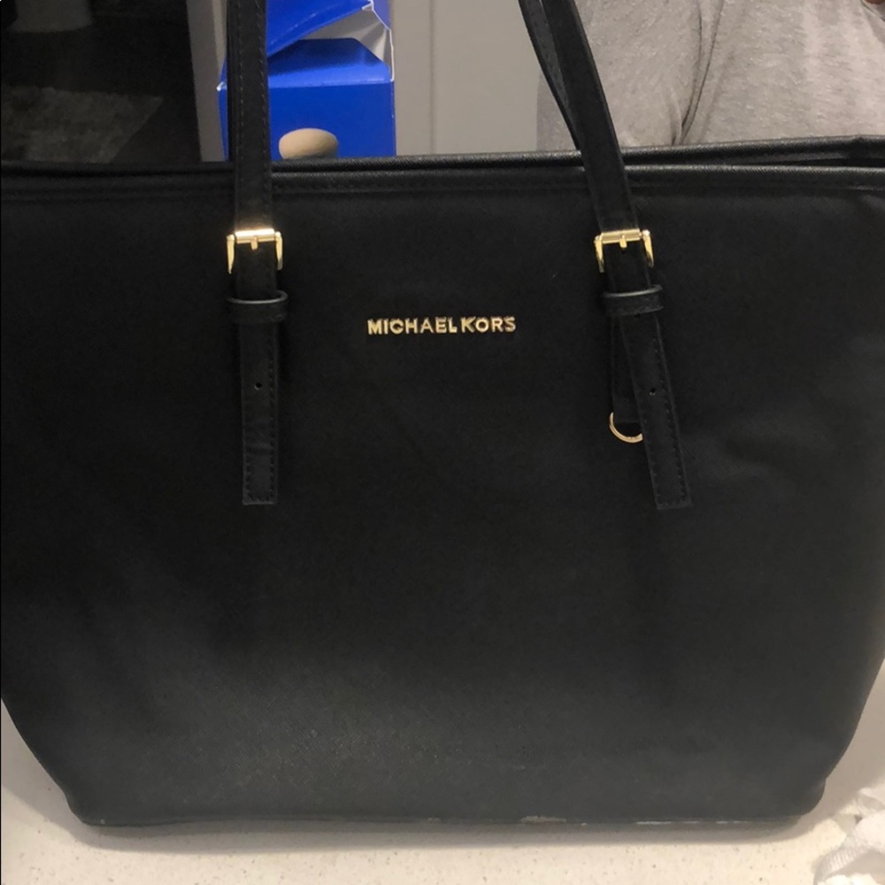 Michael Kors handbag and matching wallet